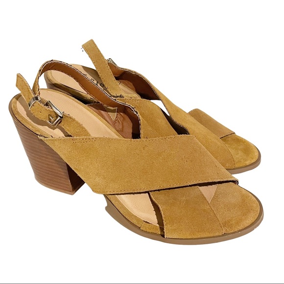 Torrid Tan Suede Criss Cross Strappy Open Toe Block Heel Size 11 New - Picture 3 of 7
